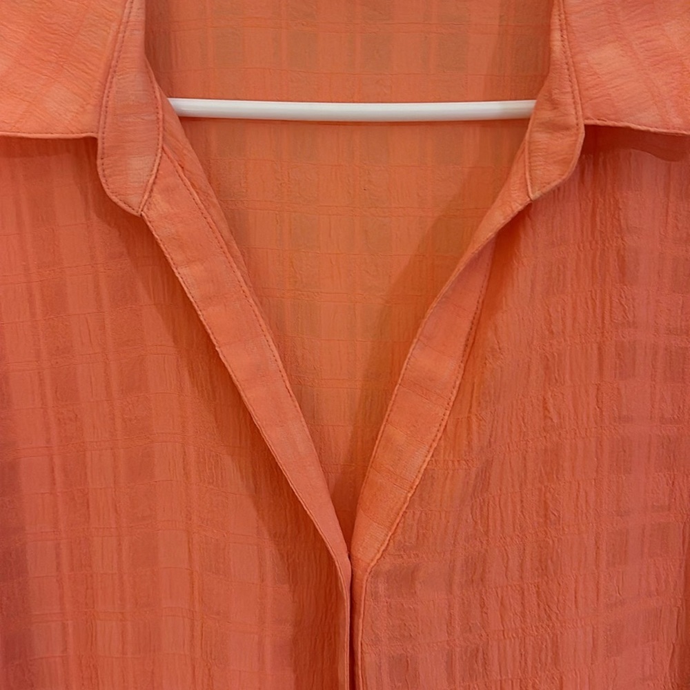 Peach colored women’s shirt - Picture 4 of 5